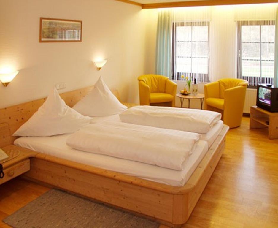 Landgasthof Goldene Rose Grub am Forst Exterior foto