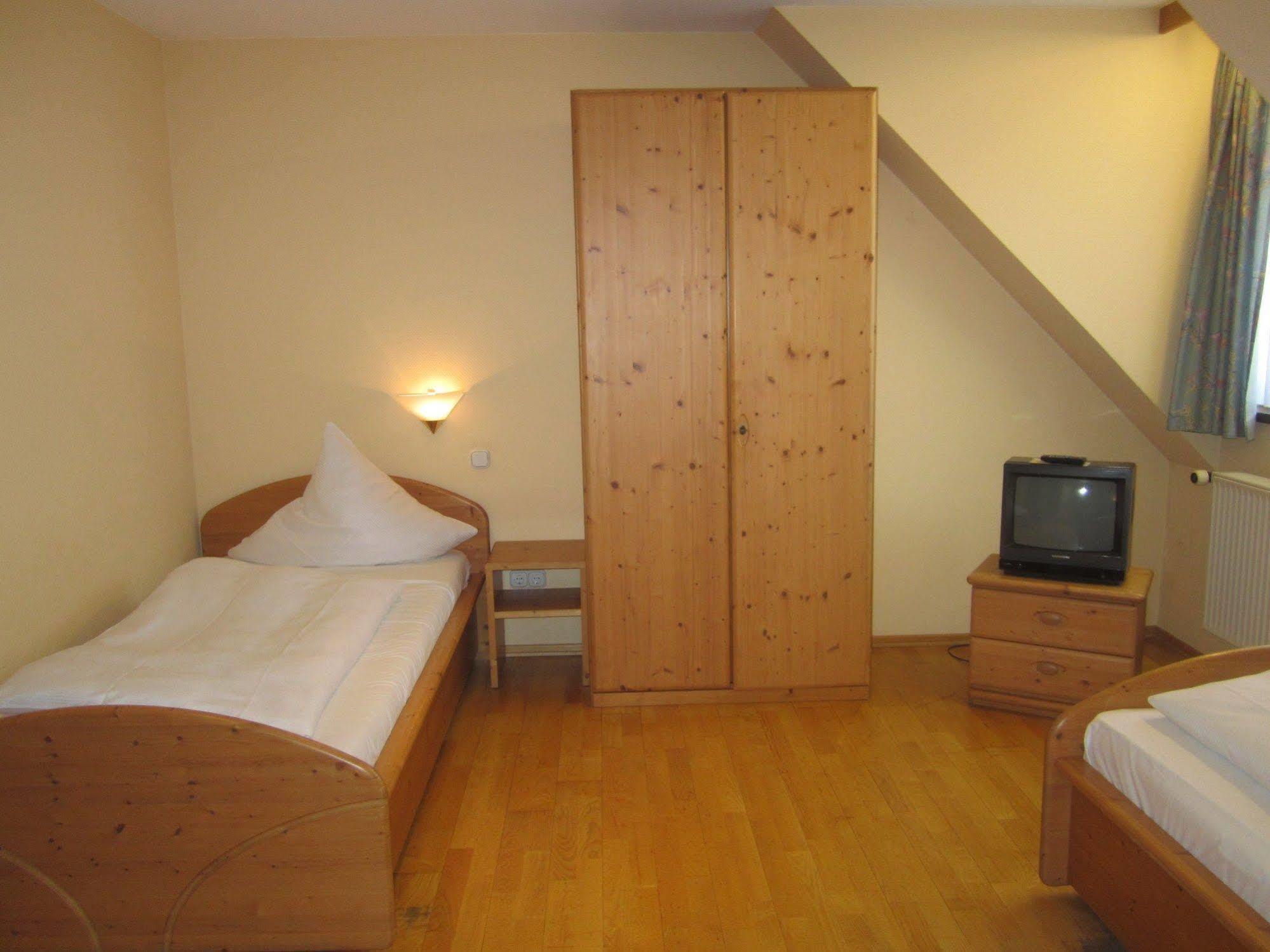 Landgasthof Goldene Rose Grub am Forst Exterior foto
